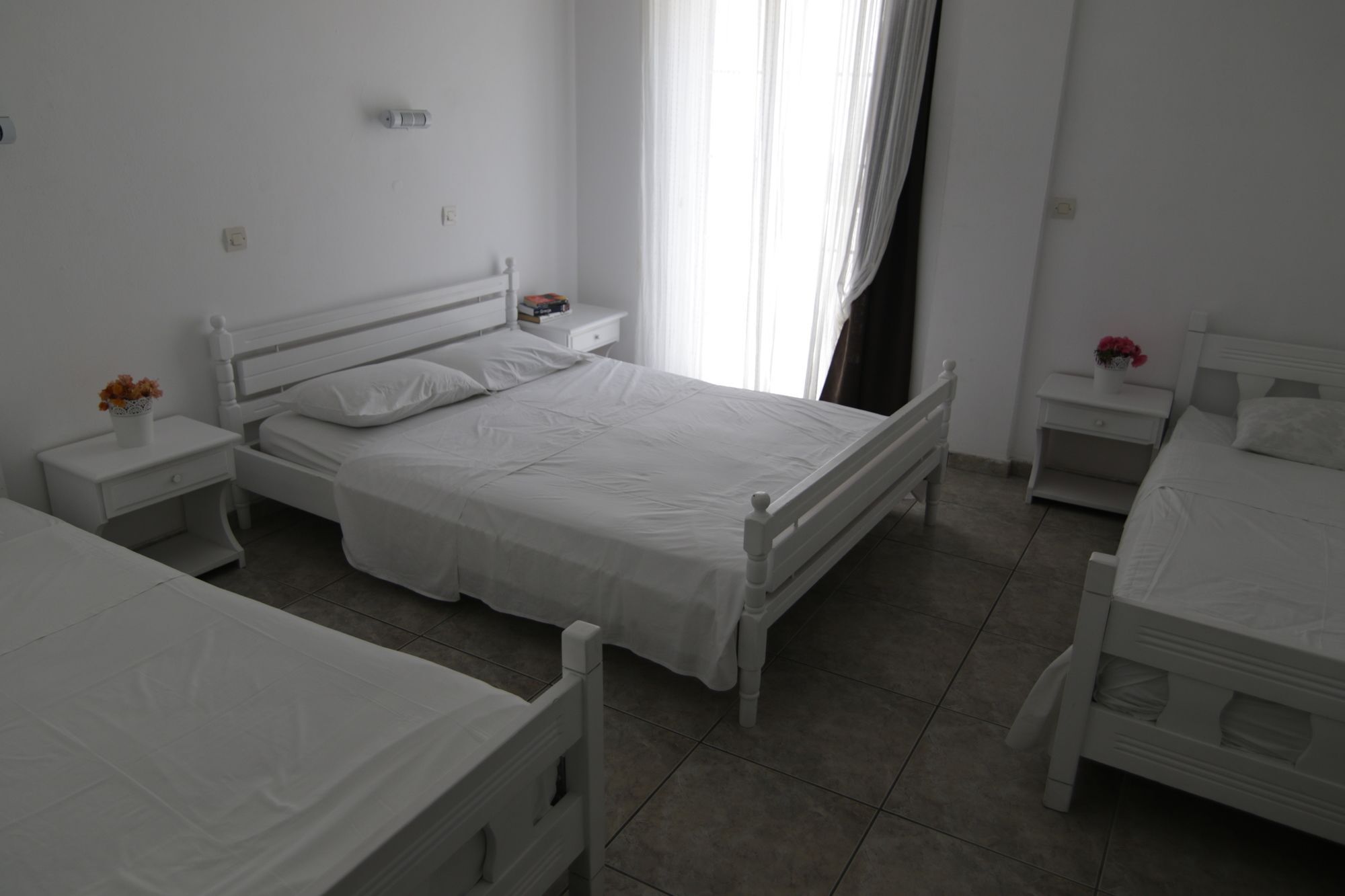 Armadoros Hotel / Ios Backpackers Exteriér fotografie